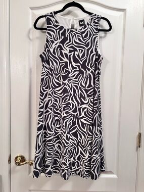 AK Anne Klein Grey & White Sleeveless A-Line Dress Size 10